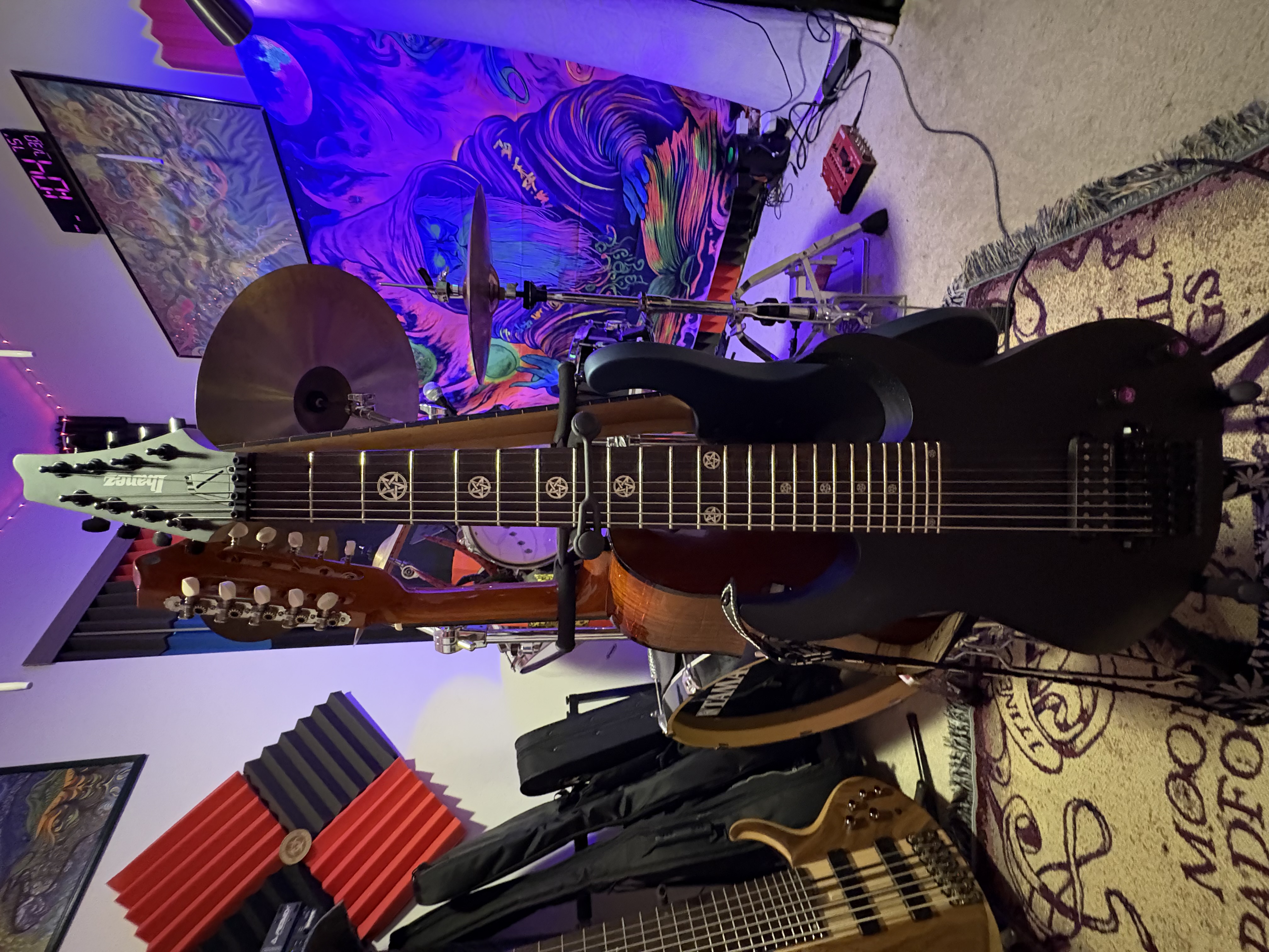 8 strings electric guitar