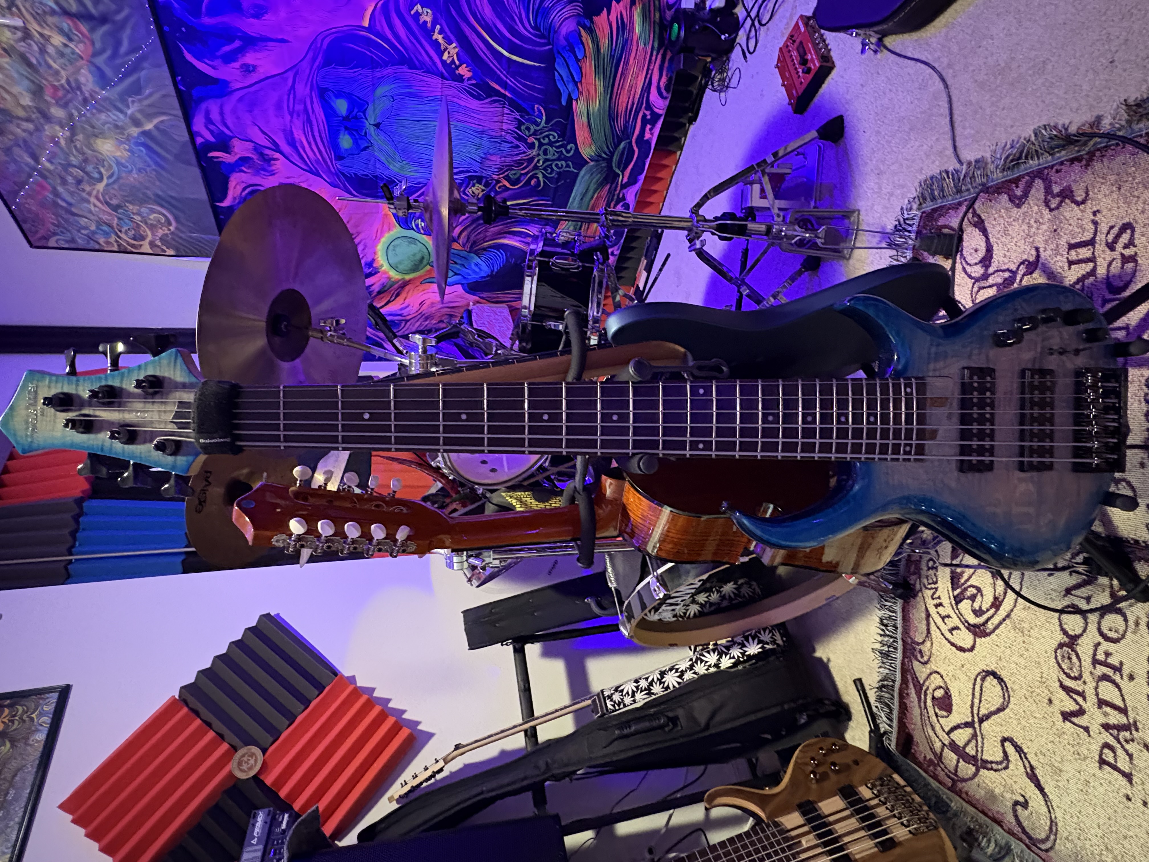 6 strings electric bass